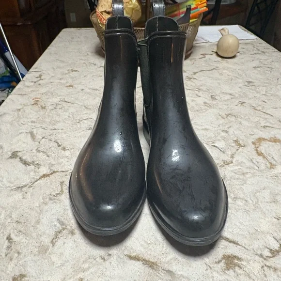 Women's Ralph Lauren Rain Boots with Green Trim - Picture 9 of 13